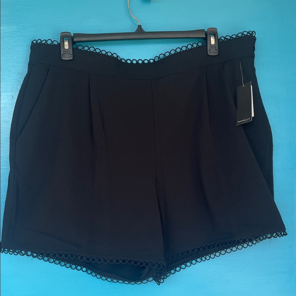 Rafaella Black Scallop-Trim Women's Shorts SZ 18W
